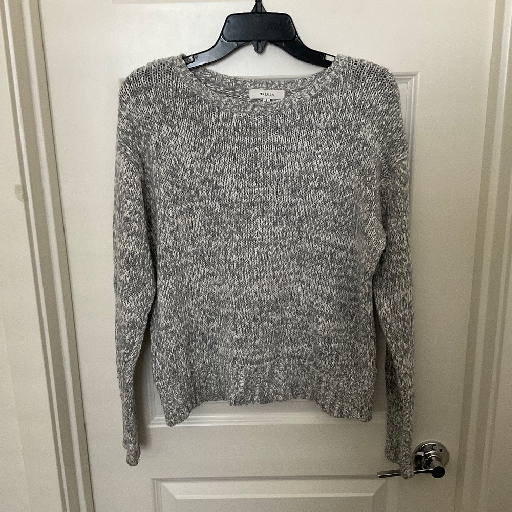 Aritzia Talula Grey Chunky Knit Crew Neck Sweater -‎ Size Small